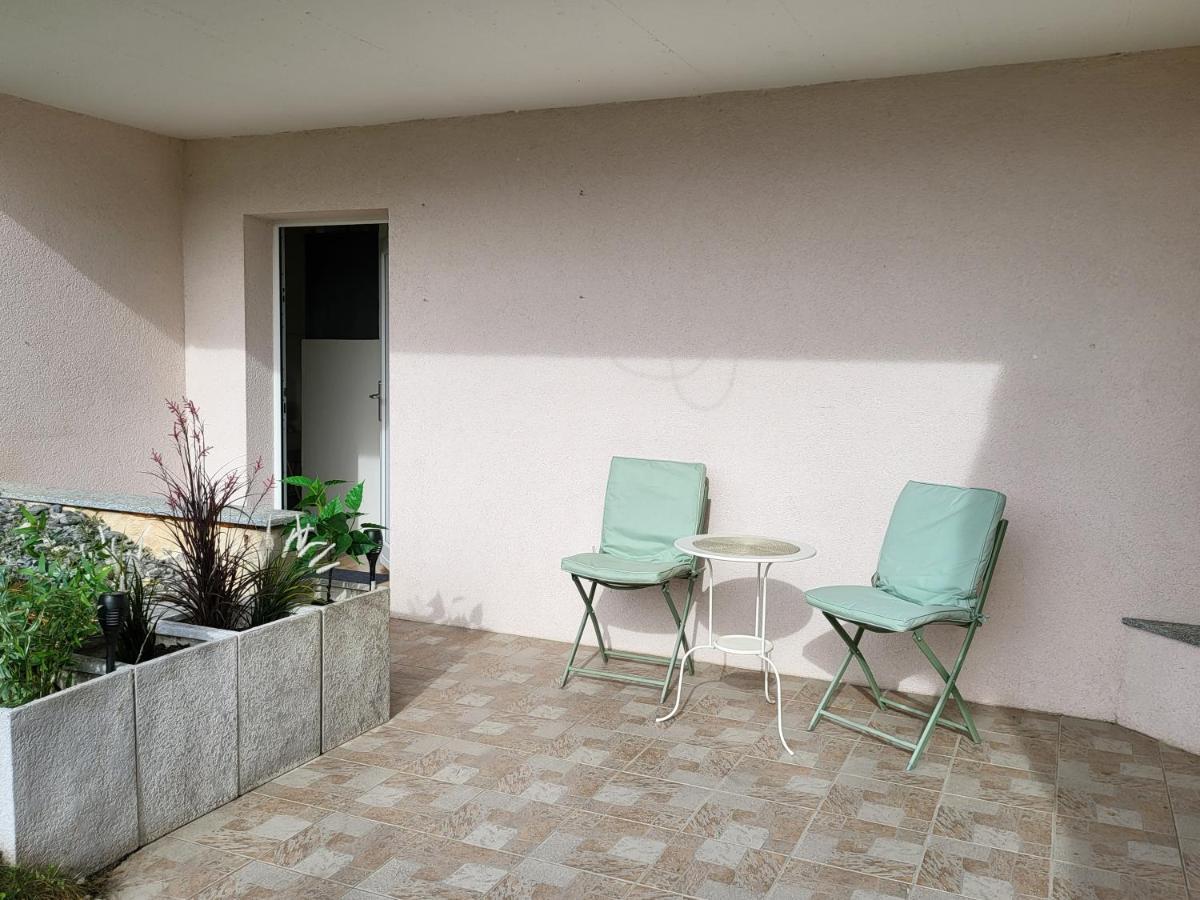 Studio Des Fontanettes Miège Esterno foto